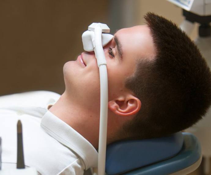 Patient in Arlington receiving nitrous oxide